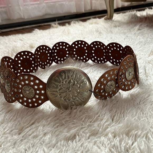 Concho Leather disks belt. - Picture 4 of 4